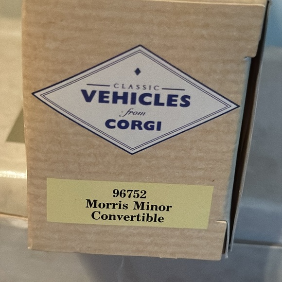 CORGI SET OF TWO MORRIS MINOR CONVERTIBLES…NEW IN BOXES…WELL MADE!!! - Picture 5 of 6